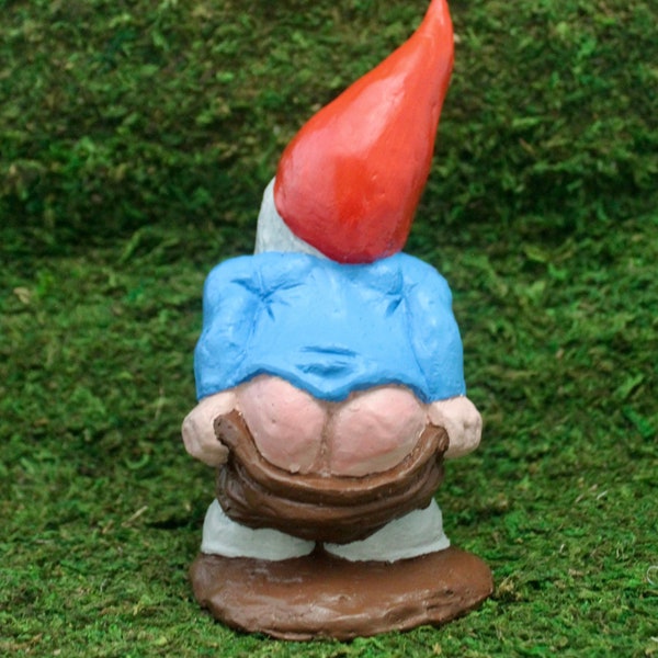 Zombie Gnomes: Mooning Myrtle