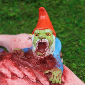 Zombie Gnomes: Bye Bye Birdie image 3