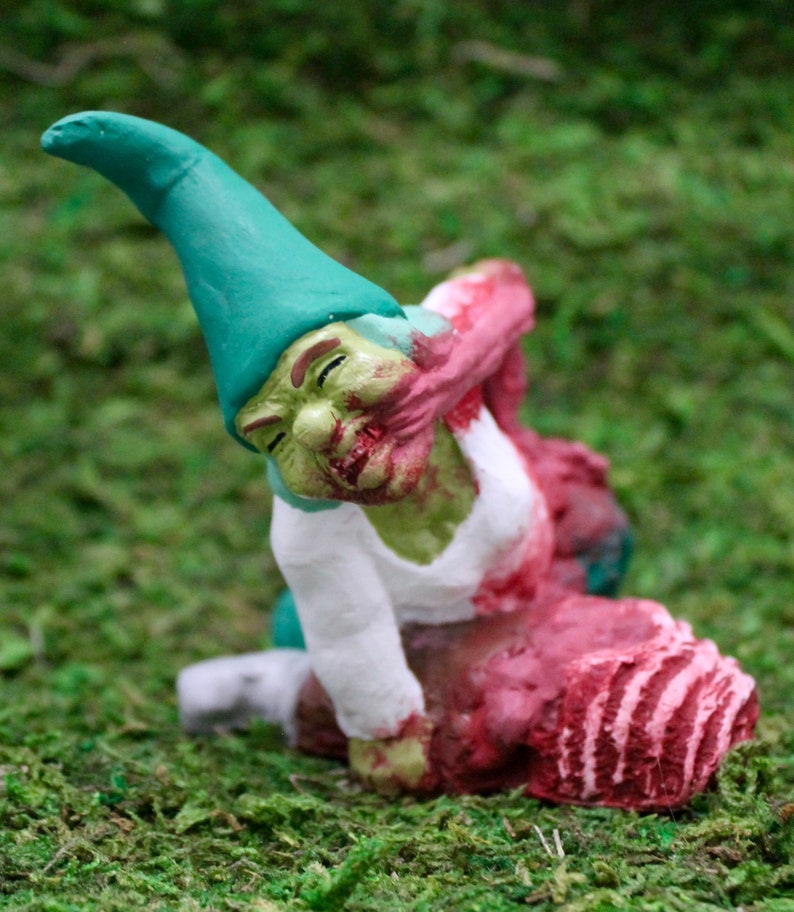 Gnomes zombies : Gertrude Guts image 2