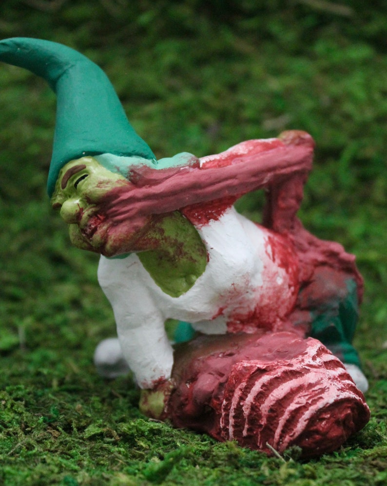 Gnomes zombies : Gertrude Guts image 3