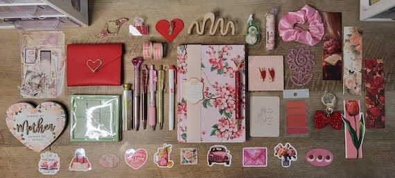 Girly bookish bundle for book lovers, stationery lovers, and those who love journaling!