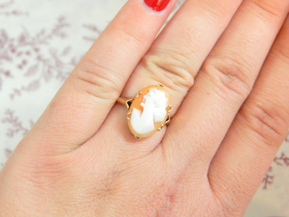 14K Art Deco Gold and Seashell Cameo Ring Size 6.5 - image 3