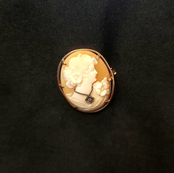 10k Yellow Gold Cameo Brooch with Diamond Accent - image 2