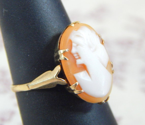 14K Art Deco Gold and Seashell Cameo Ring Size 6.5 - image 2