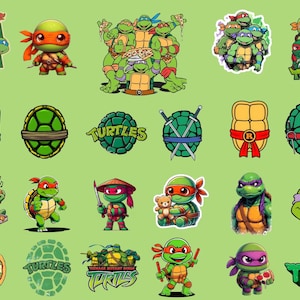 Op de afbeelding: Een verzameling kleurrijke Teenage Mutant Ninja Turtles stickers en afbeeldingen op een lichtgroene achtergrond. De afbeeldingen bevatten de schildpadden, hun schilden, wapens en de woorden "Go Ninja Go!"