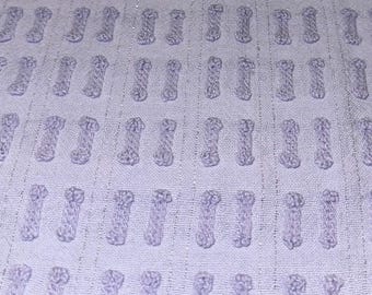 Ojal Morgan Jones color lila lavanda con hilos plateados. Tela de chenilla vintage. Disponible en varios tamaños.