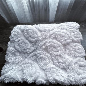 Super plush White frosting curlicue loops. This delightful Vintage Chenille Fabric is available in Multiple cut sizes.
