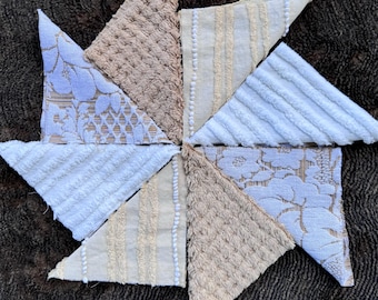 Vintage Chanel Lot De 16 Carrés Vintage Chenille Lavande & Jaune 6 Pour Patchwork - Occasion Tonelle De Jardin