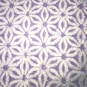 Velvety plush Hofmann White daisy on lavender.  Vintage Chenille Fabric. Loverly :-)  Multiple cut sizes available