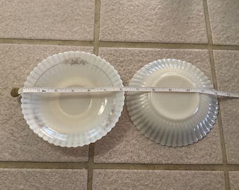 Petalware Translucent Milk Glass Saucer. Off White Crèmax Petalware. Macbeth Evan’s Glass Co. 1930-40’s
