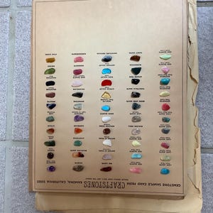 Edelsteenvoorbeeldkaart van Craftstones Romona California 1975