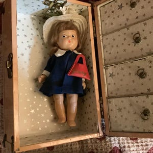 Vogue Composition Ginny Doll with Trunk