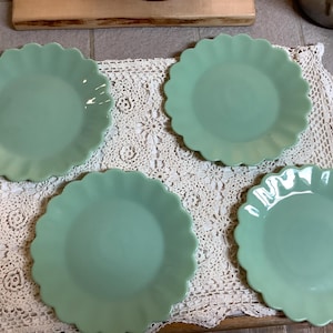 Pioneer Woman Jadeite 10.5” plates. 4 dinner plates. All look good.