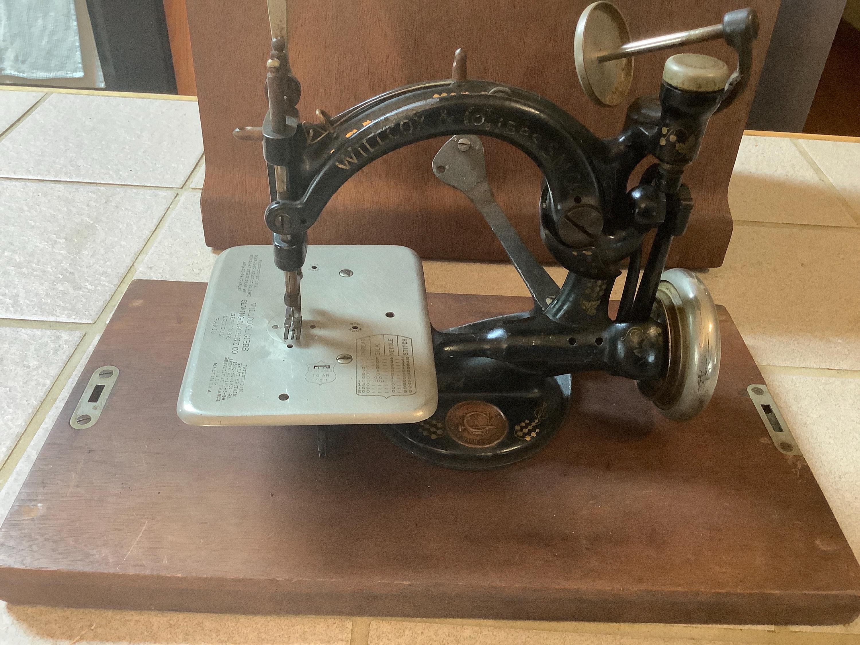 アンティーク WILLCOX & GIBBS USA小型ミシン