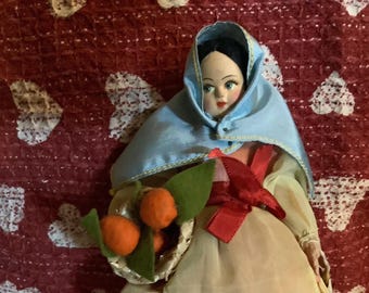 Poupée costumée sicilienne Eros Firenze fabriquée à Florence en Italie. 7 pouces des années 40.