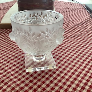 Lalique Crystal Elizabeth Vase