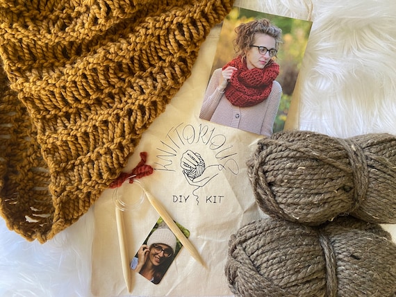 BEGINNERS KNITTING KIT, Cowl Knit Kit, Beginners Simple Quick