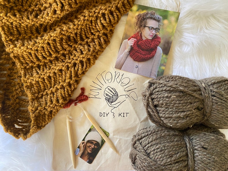 BEGINNERS KNITTING KIT, Cowl Knit Kit, Beginners Simple Quick Knitting Pattern, Diy Cowl Scarf, Easy Knitting Project Kit, Complete Knit Kit image 1