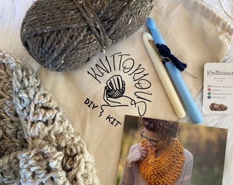 BEGINNERS CROCHET KIT, Beginners Simple Quick Crochet Pattern, Chunky Crochet Cowl Scarf Diy, Easy Crochet Project Kit, Complete Crochet Kit