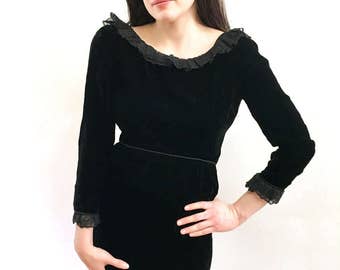 Vintage 60s Cocktail Wiggle Dress Black Velvet w Lace Trim Classy Dress