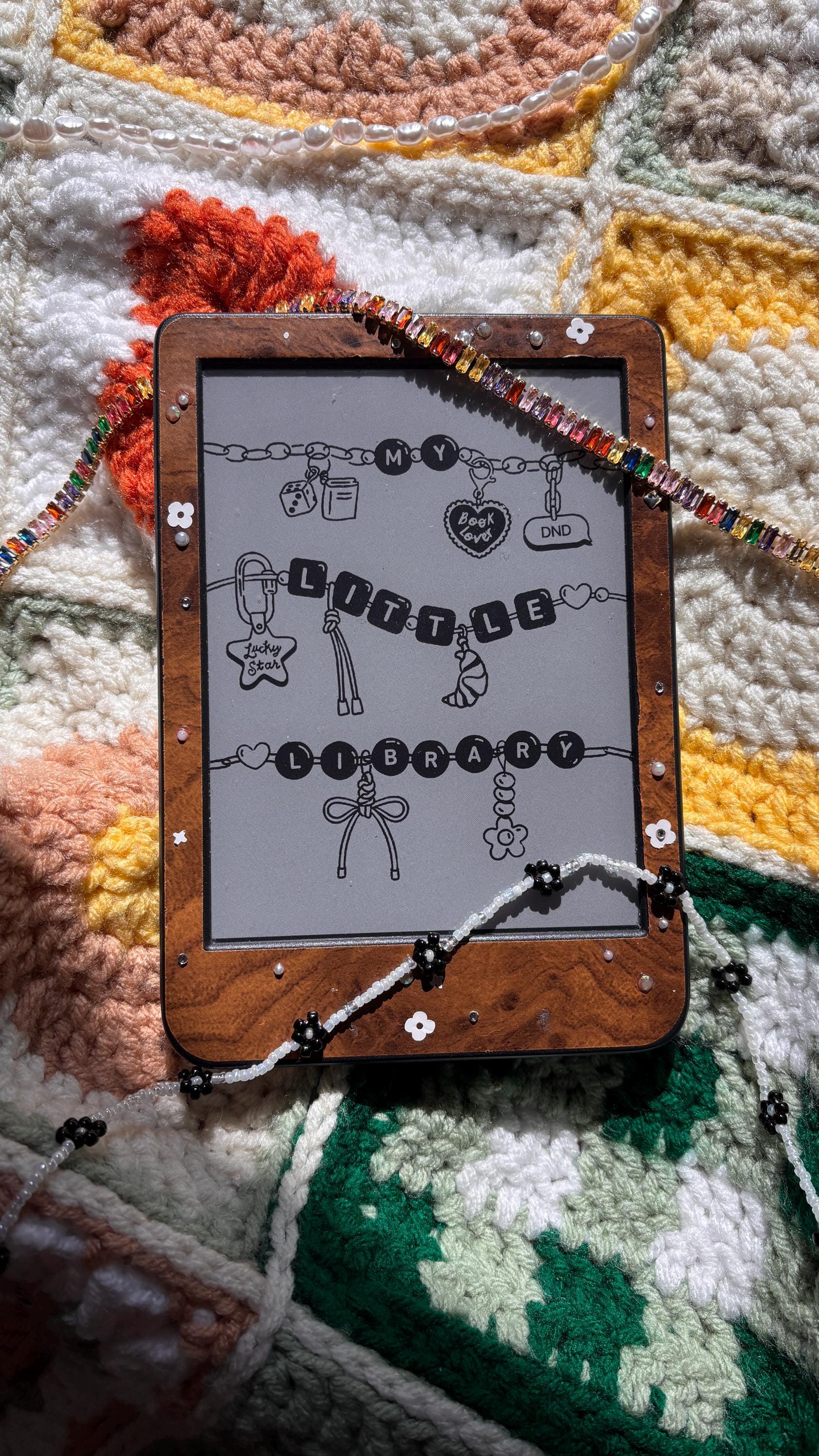 My Little Library E-reader Screensaver • Charm Bracelet Style Kobo Lock ...