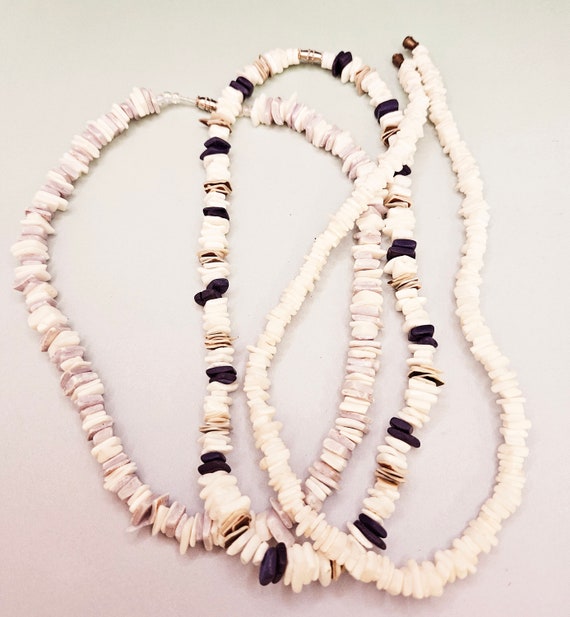 3 Vintage puka shell necklaces in very good Vinta… - image 2