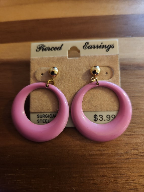 Lovely vintage pink enamel dangle and drop earring