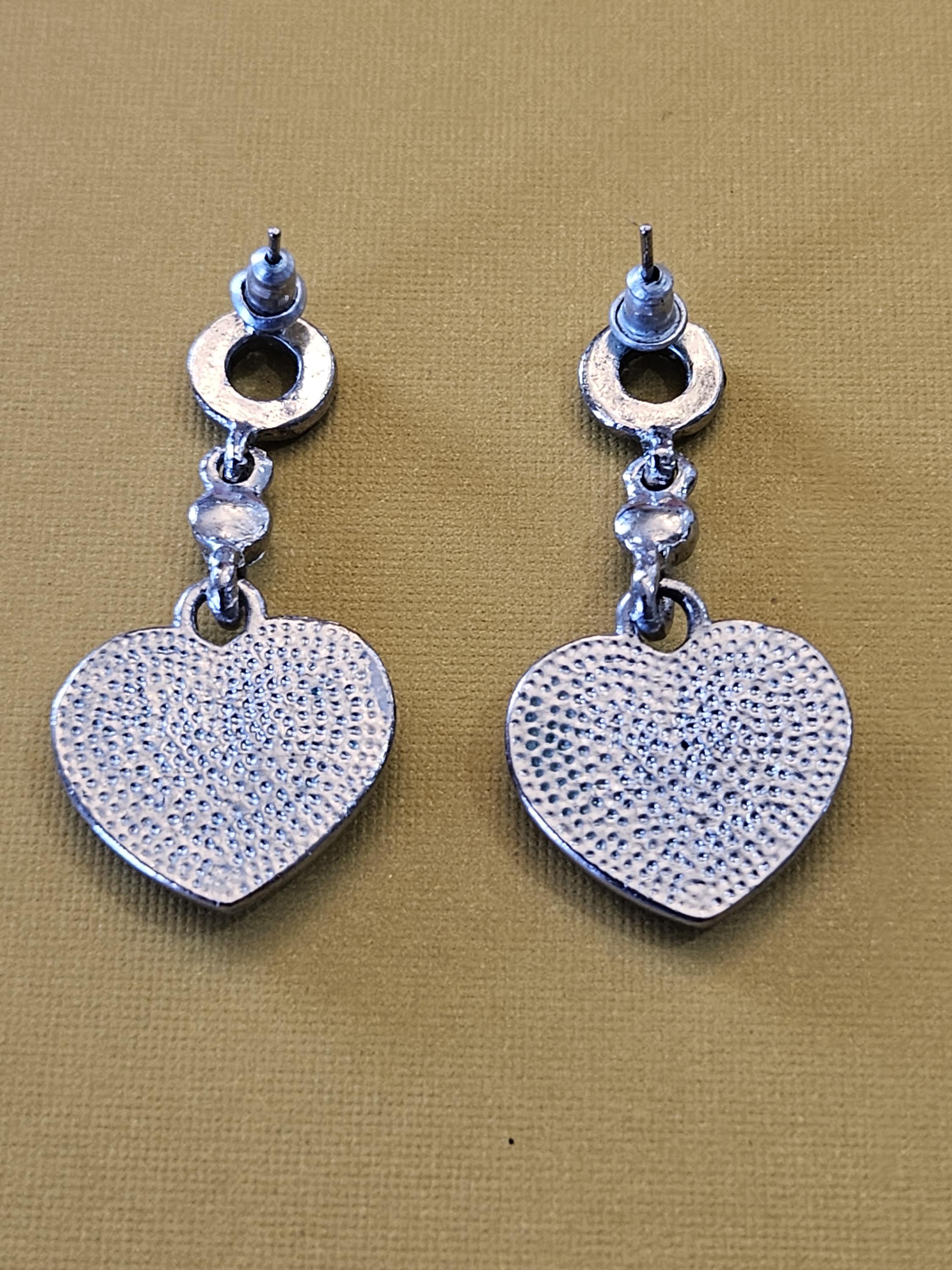 Dangle and Drop Juicy Couture Heart Earrings in Very Good Vintage 