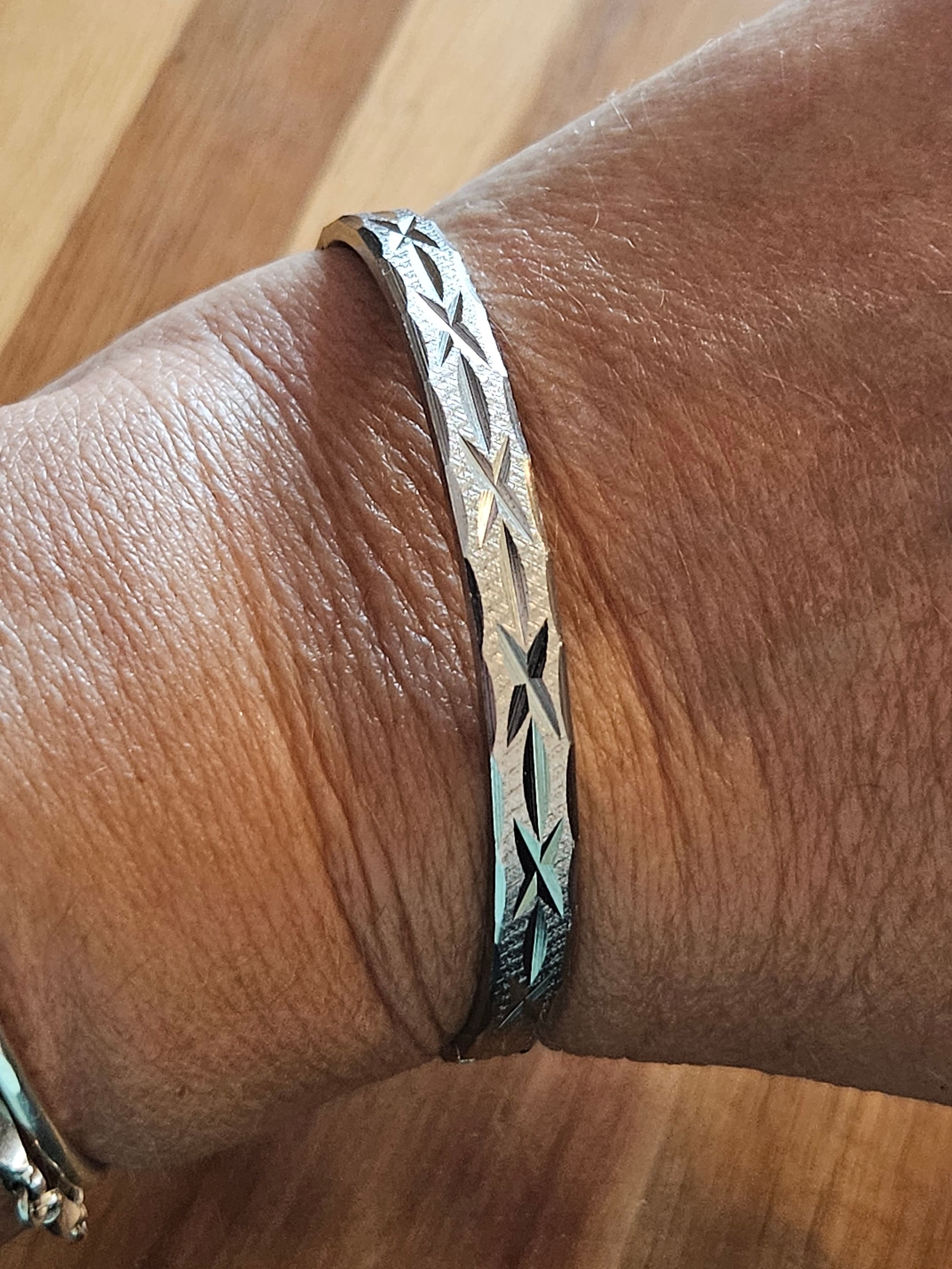 ヴィンテージ シルバートン バングル。ヴィンテージとして良好な状態