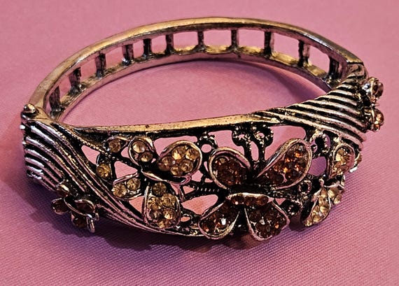 Beautiful crystalized clasp bracelet with  butter… - image 3