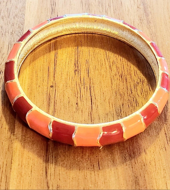 Vintage peach and raspberry enamel bracelet in go… - image 5