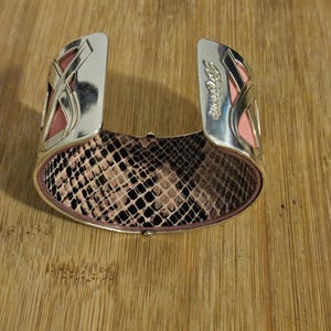 Sweet Cristo Brighton breast cancer awareness bracelet in pink. image 2