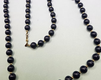 Vintage Monet Navy Blue signature necklace in excellent vintage condition!