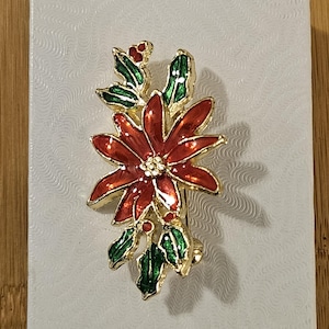 Vintage Christmas Pointsettia red and green enamel brooch in excellent vintage condition!
