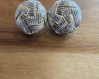 Vintage button etched pattern earrings by Oscar de la Renta for pierced ears in excellent vintage condition!