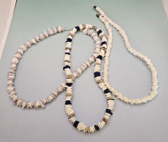 3 Vintage puka shell necklaces in very good Vinta… - image 5