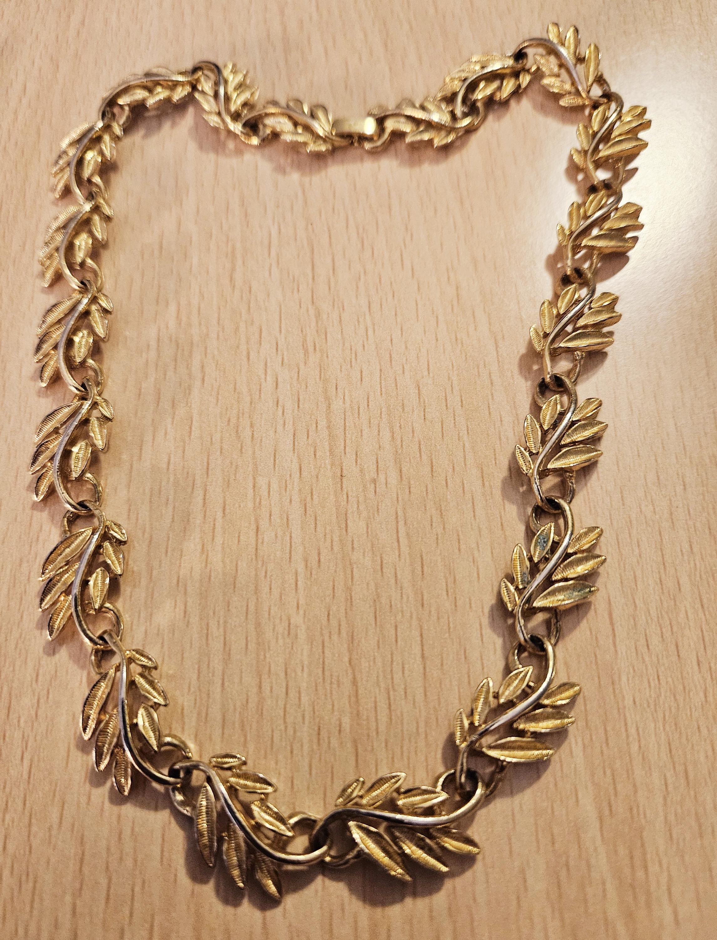 ◆VINTAGE HOLLYWOOD◆ Twist Leaf Chain Necklace VH2379NE007B leafy-vine-necklace-with-pearl
