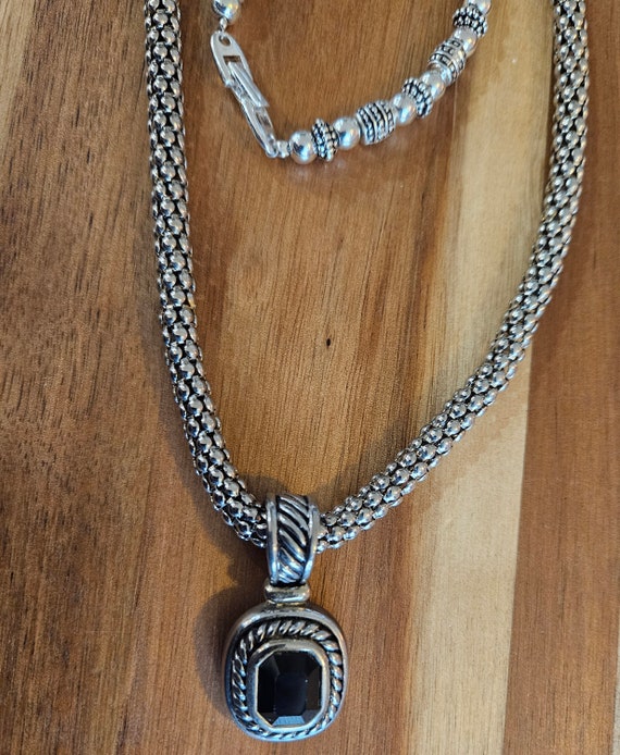 Vintage silvertone necklace with a silver and bla… - image 3