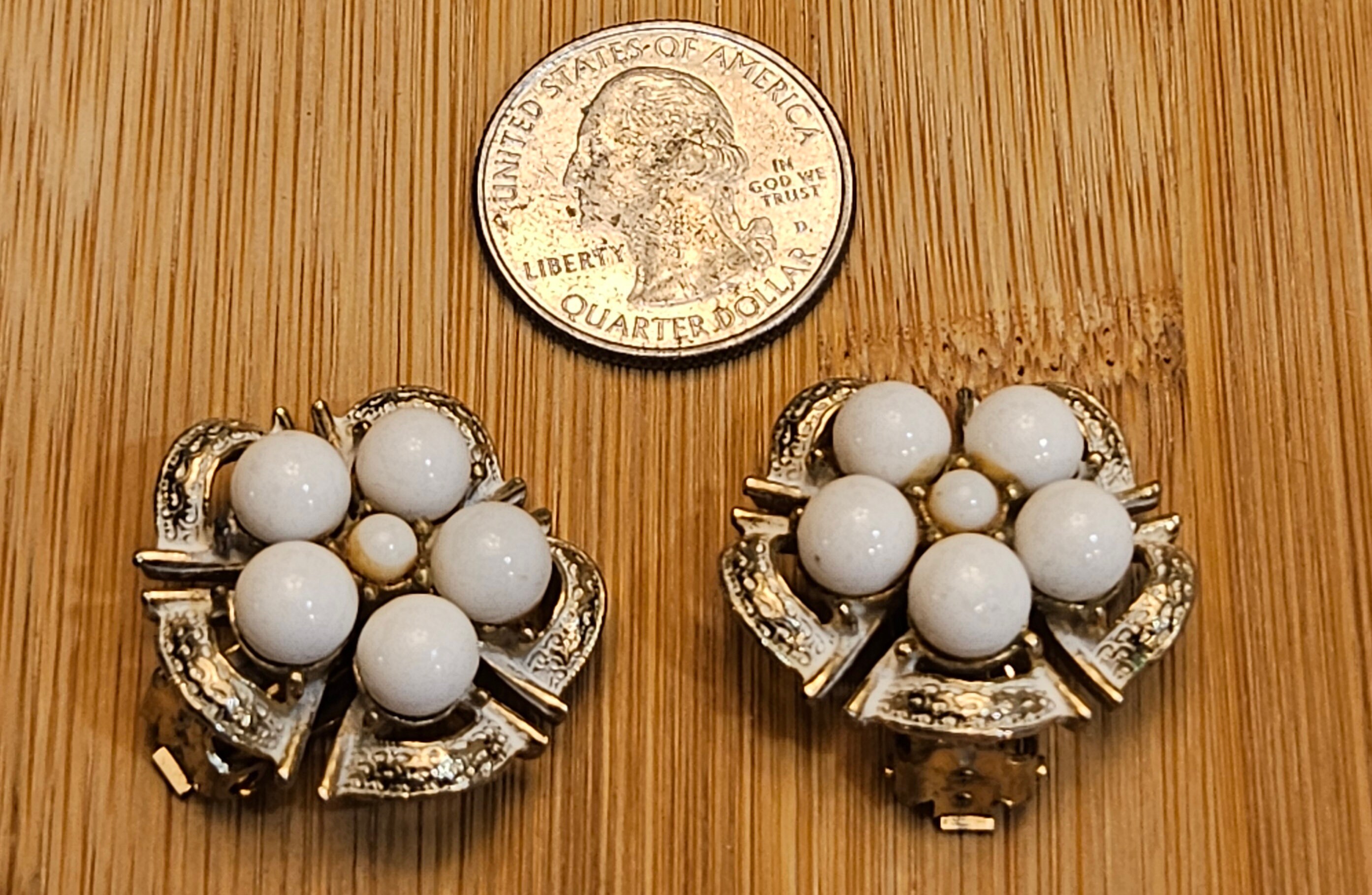 Boucles D'oreilles Clips Vintage Perles Formant Fleur - Laiton - Occasion