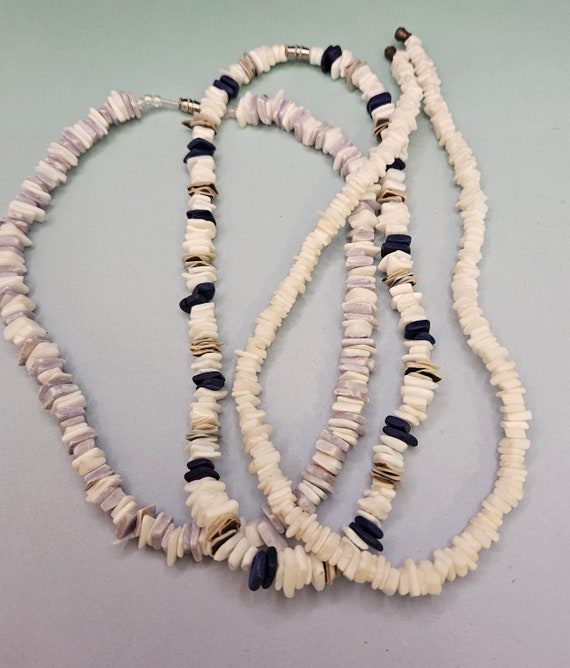3 Vintage puka shell necklaces in very good Vinta… - image 1