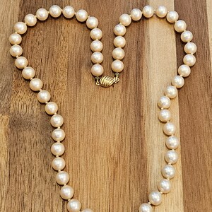 Collier De Perles Marvella - Longueur 23 Pouces (58cm) - Perles Blanches, Fermoir Poussette - Occasion En Bon état
