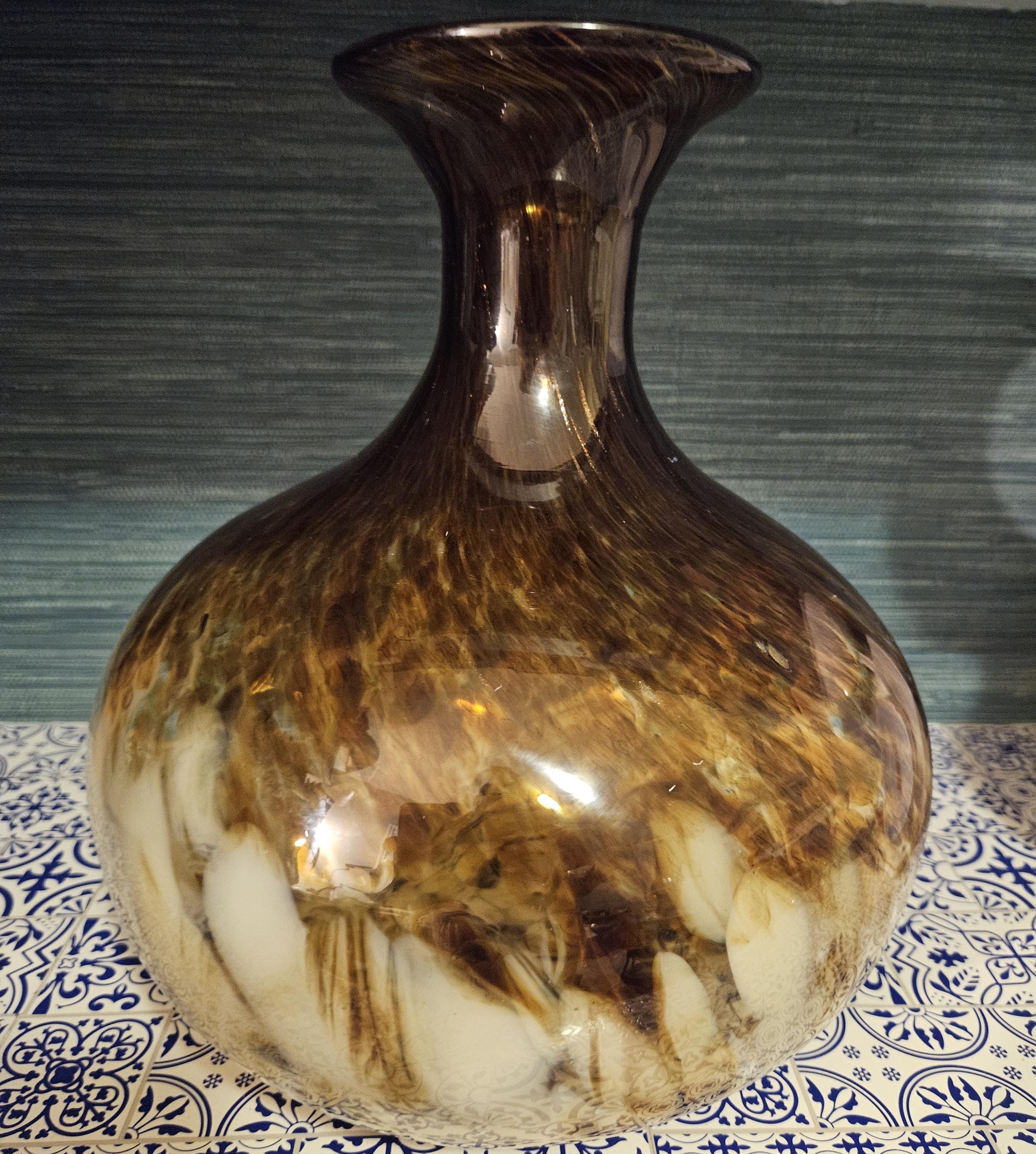 キャラメルブラウンの手吹き渦巻き大理石デザイン装飾花瓶、約 12