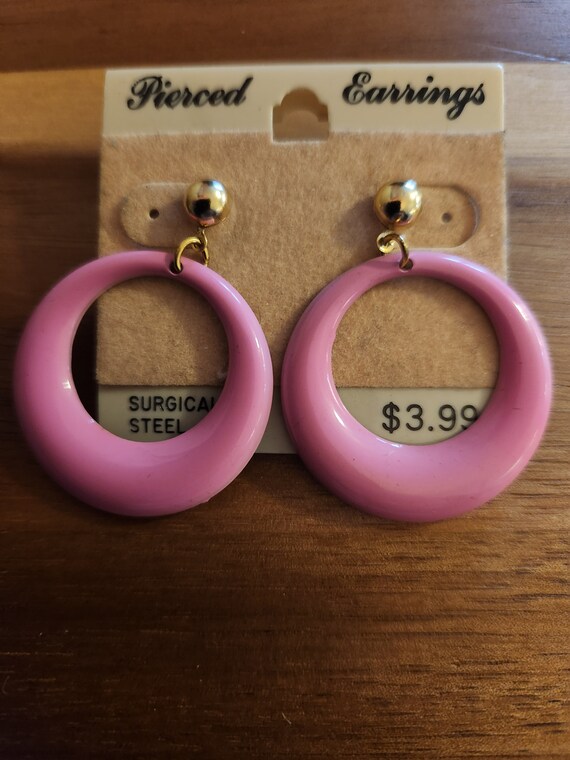 Lovely vintage pink enamel dangle and drop earrin… - image 5