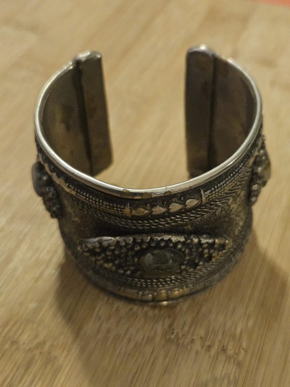 Amazing Vintage large Cuff statement bracelet wit… - image 3
