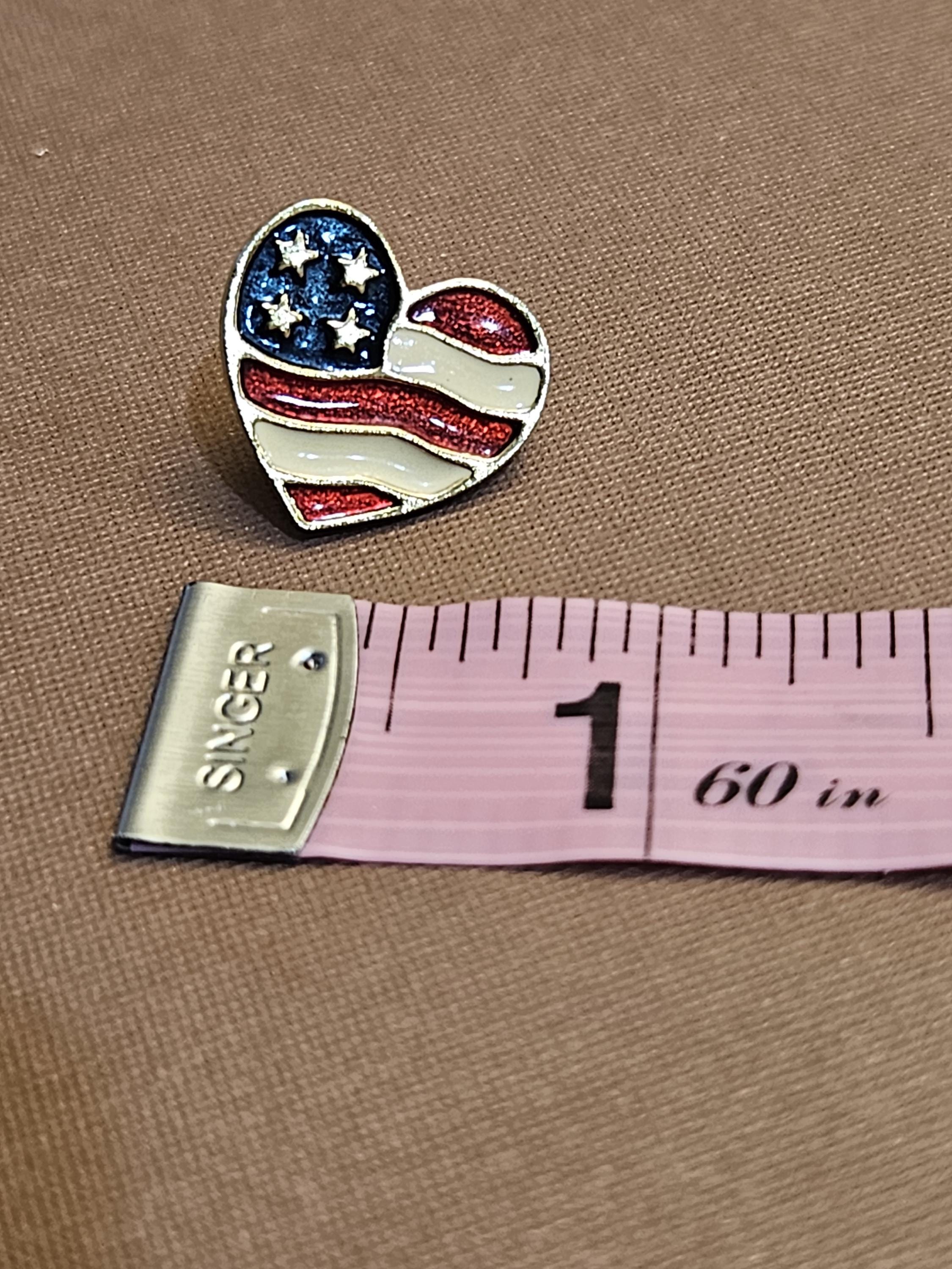Broche étoile Drapeau USA – Ton Argenté – Strass & émail – Créateur Soul Breeze