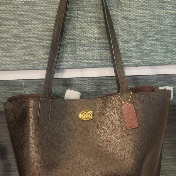 Coach Polished Pebble Leather purse in black. *see comments. Free shipping.