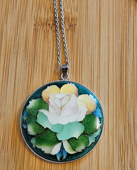 Vintage beautiful silvertone enamel rose pendant … - image 2
