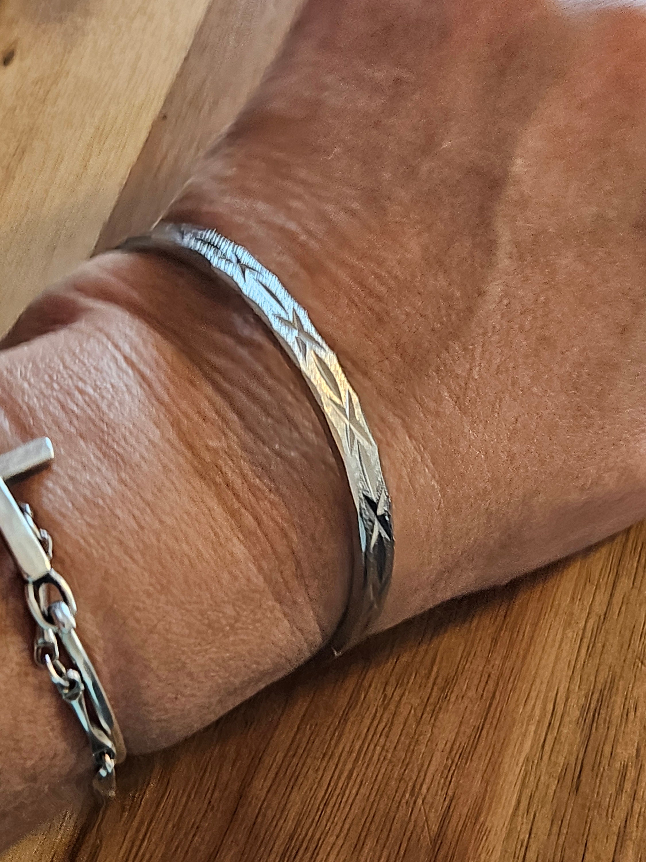 ヴィンテージ シルバートン バングル。ヴィンテージとして良好な状態