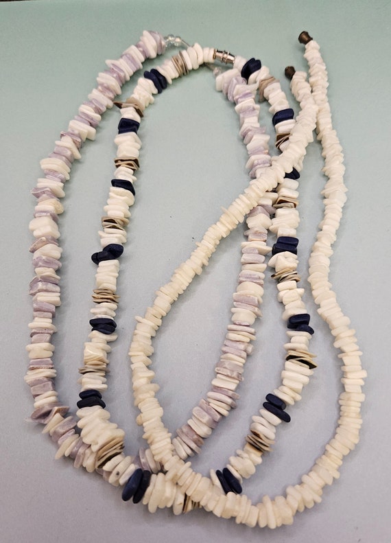 3 Vintage puka shell necklaces in very good Vinta… - image 4