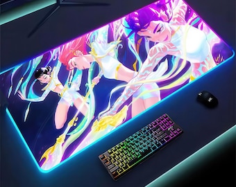 RGB anime-muismat, op kawaii K-Pop Demon Hunters geïnspireerde bureaumat, XXL LED Huntrix geïnspireerde bureaumat, schattige cyberpunk-bureaumat